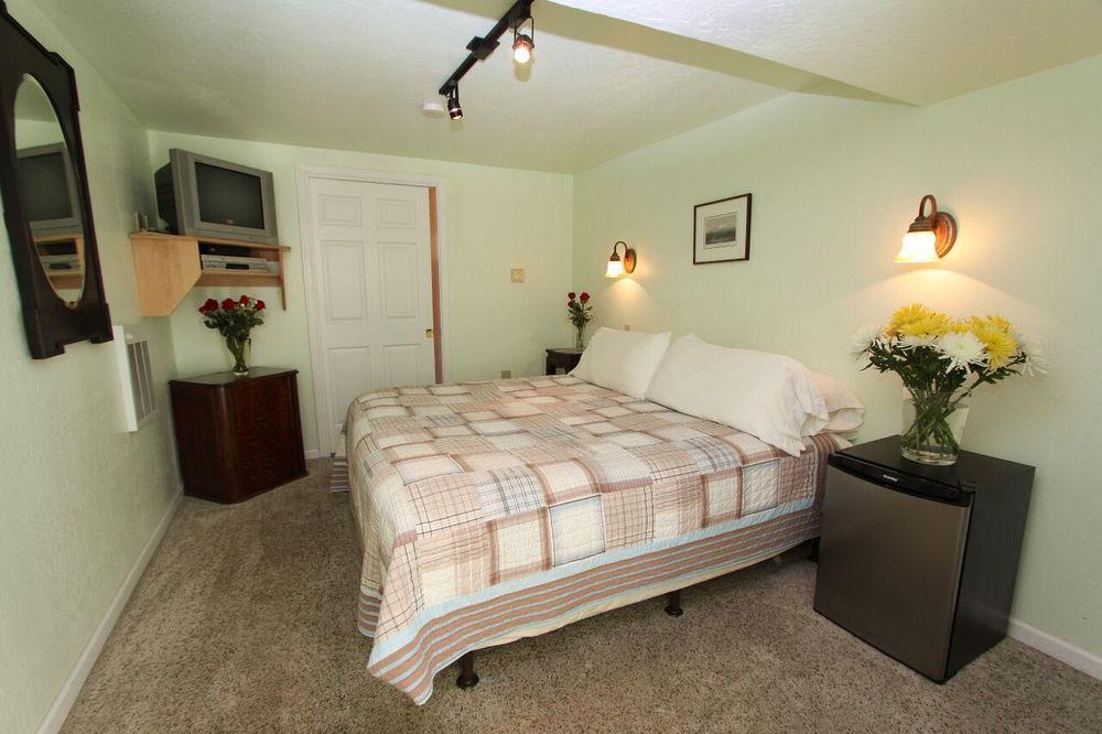 The Woods Hotel - Gay Lgbtq Cabins Guerneville Zewnętrze zdjęcie