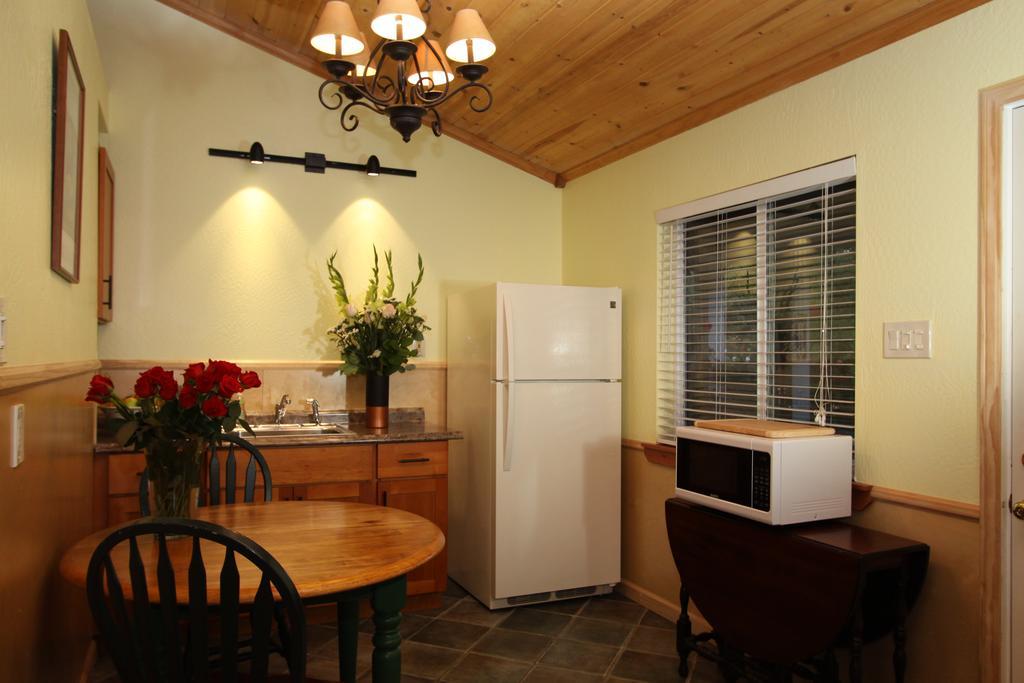 The Woods Hotel - Gay Lgbtq Cabins Guerneville Zewnętrze zdjęcie