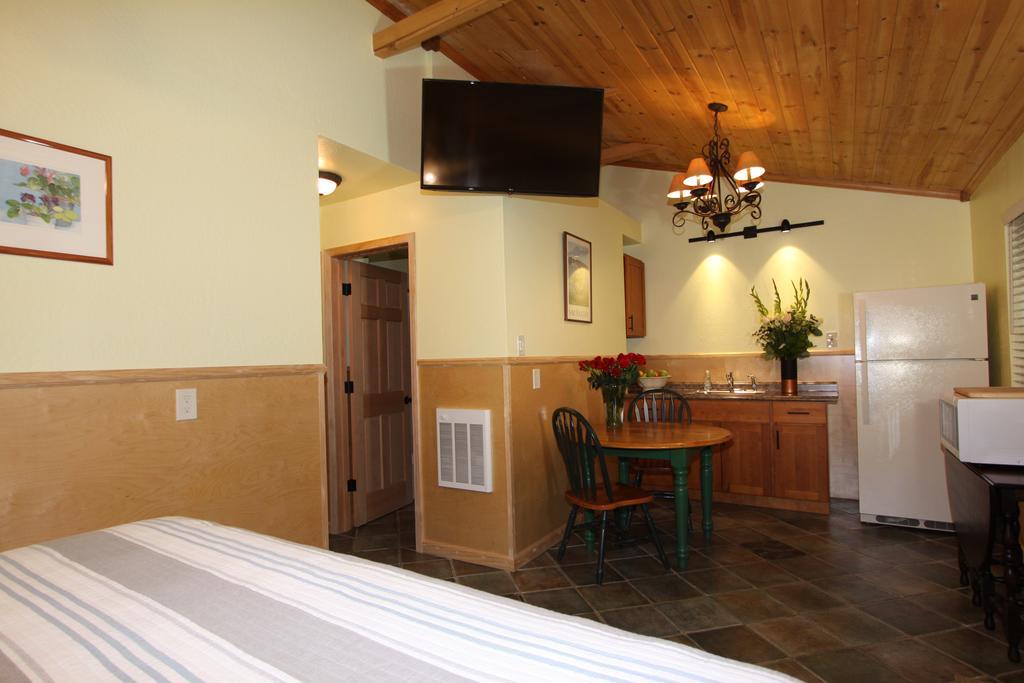 The Woods Hotel - Gay Lgbtq Cabins Guerneville Zewnętrze zdjęcie